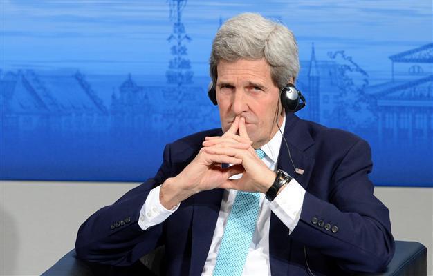 US-led coalition squeezing ISIL militants, Kerry insists
