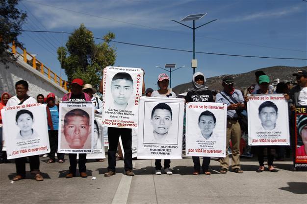 Foreign experts slam Mexicos 43 missing students probe