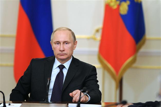 Putin visits Egypt in bid to expand influence