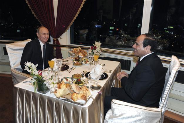 Putin in Egypt in bid to expand Russian influence