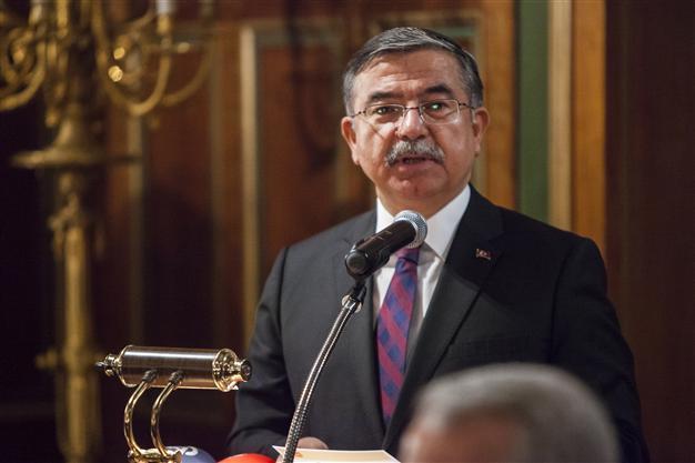 Turkish defense minister says foreign fighters ‘common enemy’