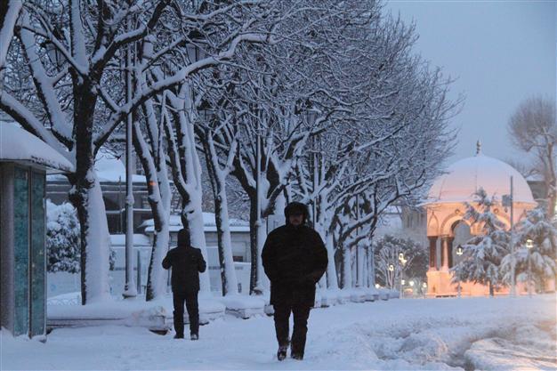 Istanbul snowfall breaks 28-year record