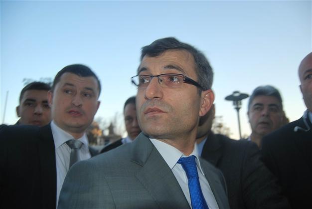 Graft probe prosecutors and judge to be put on trial