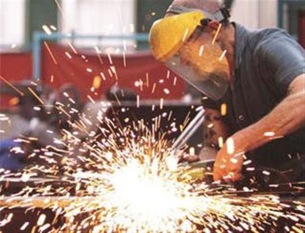 Turkey’s industrial production drops in January, fueling concerns about growth rates