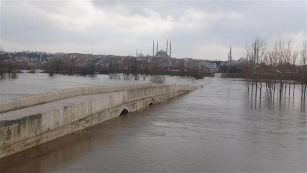 Edirne braces for flood with rapid flow rate increase