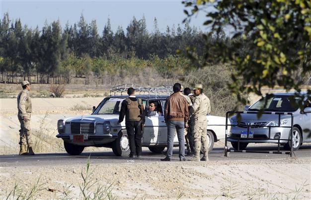 Suicide bomber kills 1, wounds 24 in Egypts Sinai