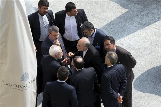 Kerry, Zarif see progress in tough Iran nuclear talks
