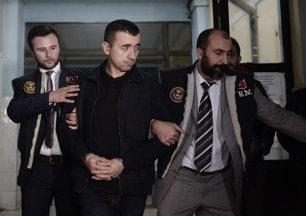 Two Turkish policemen arrested over bugging Erdoğan after extradition from Romania