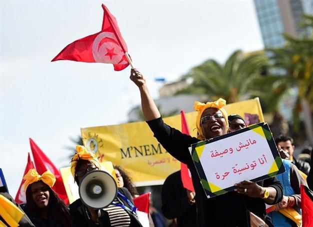 Tunisian forces kill nine militants before world leaders attend Bardo march