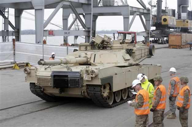 Obama ends freeze on US military aid to Egypt
