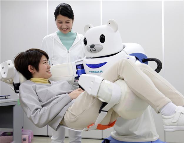 Japans Robear: Strength of a robot, face of a bear
