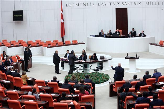 Turkish opposition parties back code on drugs, rebutting gov’t claims