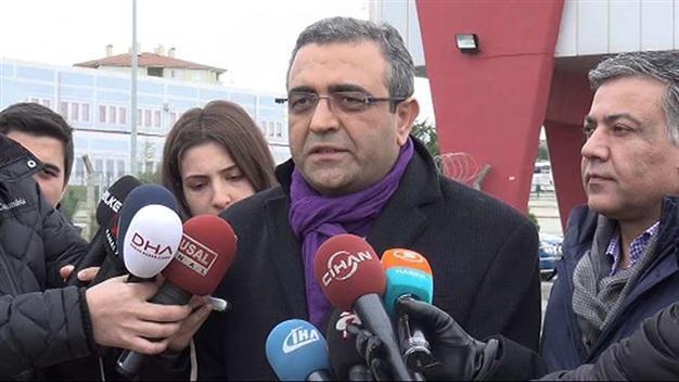 Turkish main opposition queries report of cash smuggled to Iran