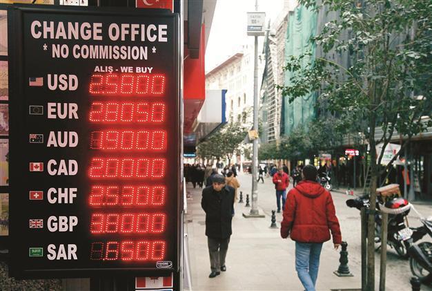 Turkish gov’t seeking ways to ease markets amid lira’s plunge