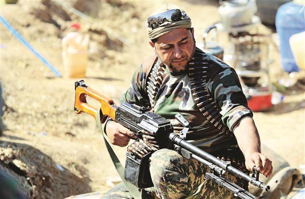Peshmarga traninig Syriac Christians against ISIL