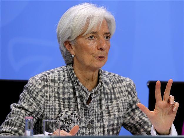 IMF approves $17.5 bln aid for Ukraine