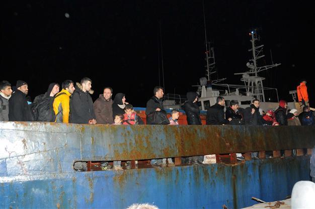 Hundreds of migrants captured off Gallipoli as Italy thanks Turkey for efforts
