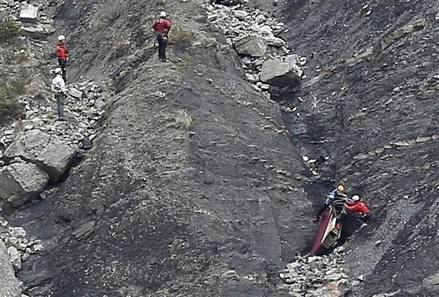 Germanwings co-pilot likely crashed jet deliberately: prosecutor