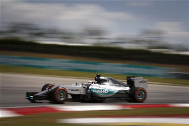 Hamilton unbeatable despite car woes