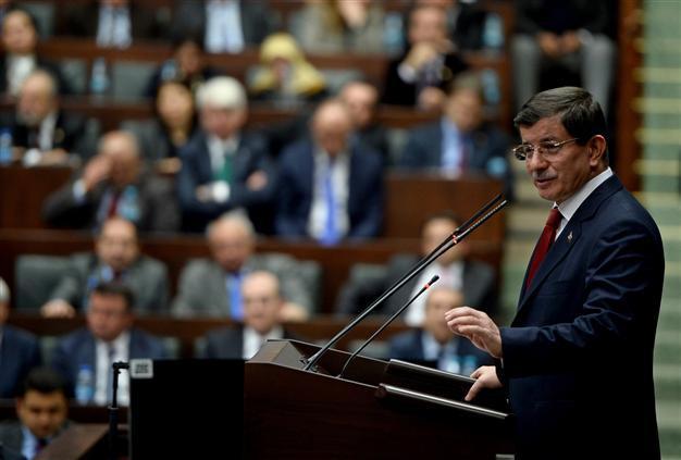 President Erdoğan holds private meeting with AKP members without PM