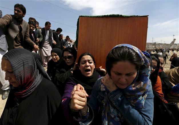 Afghan woman lynched over Koran-burning was innocent: minister