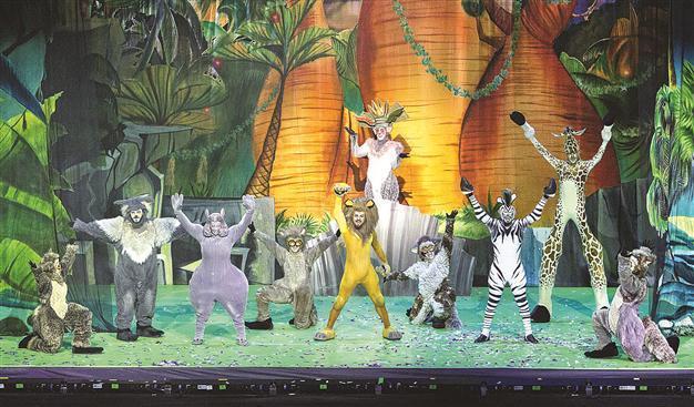 Live theatrical show once again in Istanbul