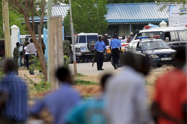 Shock, defiance in Kenya after Shebab massacre 147 at university