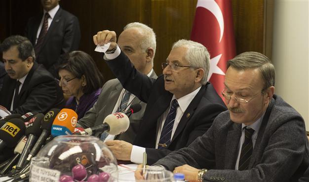 Ruling AKP, main opposition CHP to be next to each other on ballots