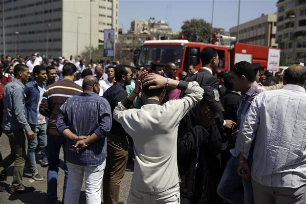 Bombing on bridge in Egypt capital kills officer: police