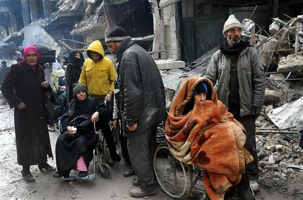UN calls for safe passage from Damascus refugee camp under ISIL attack