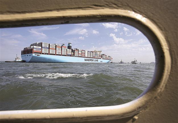 World Trade Organization cuts 2015 global trade growth outlook