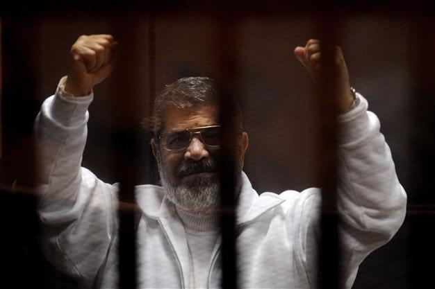 Egypts Morsi faces possible death penalty in first verdict