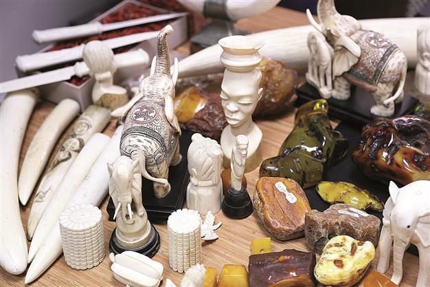 Police raid Istanbul’s Grand Bazaar to seize illegal souvenirs