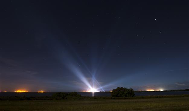 Mountain-sized asteroid to skim by Earth