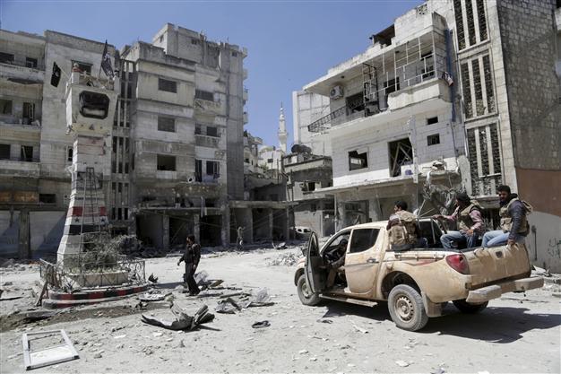 Islamist rebels say capture army base in Syrias Idlib province