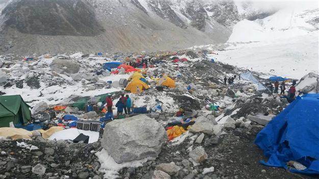 Bodies of foreigners among 51 found in quake-hit Nepal