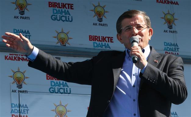 Choose between AKP and HDP, Turkish PM Davutoğlu tells Kurdish citizens