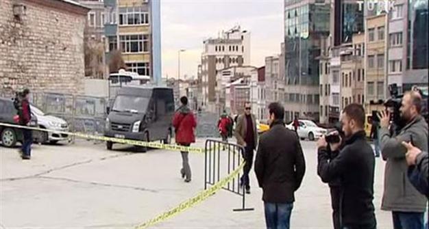 Blonde with AK-47 opens fire on police in Istanbuls Taksim