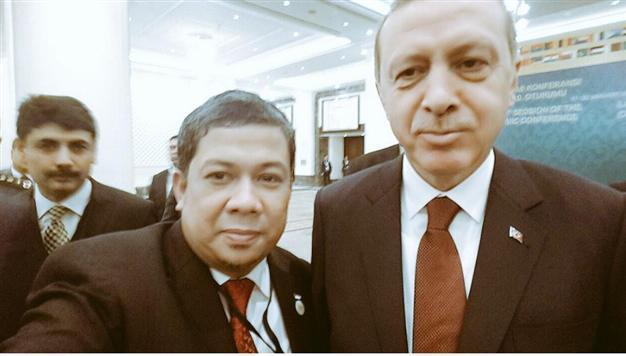 Indonesians hit back at cleric’s fatwa with Erdoğan selfie