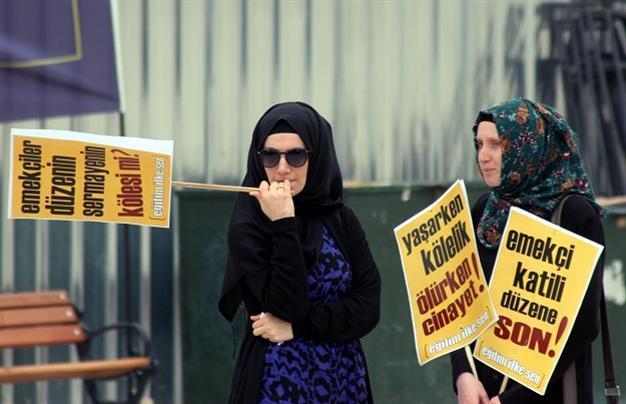 VIDEO: Carrying Das Kapital leads to detention in Istanbul on May Day