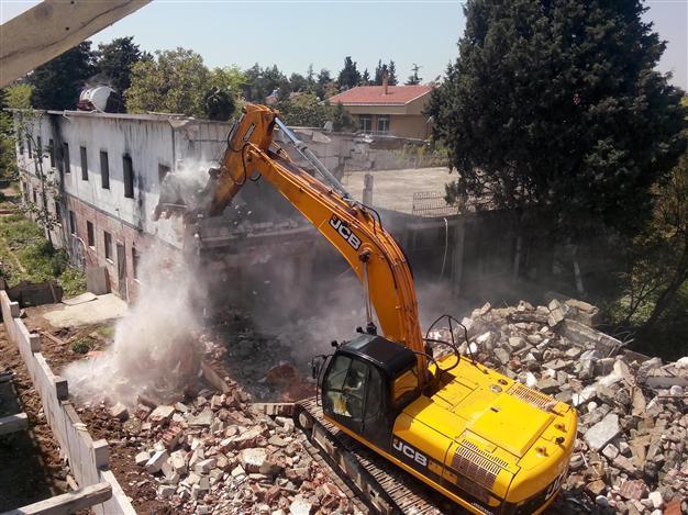 Demolition of Istanbul Armenian orphanage pauses, amid outcry