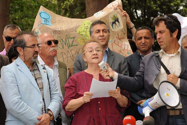 Turkish court rules peaceful demonstrators do not need permission