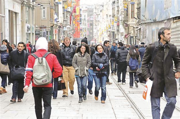 Around 1 million young people in Turkey not at school or in workforce