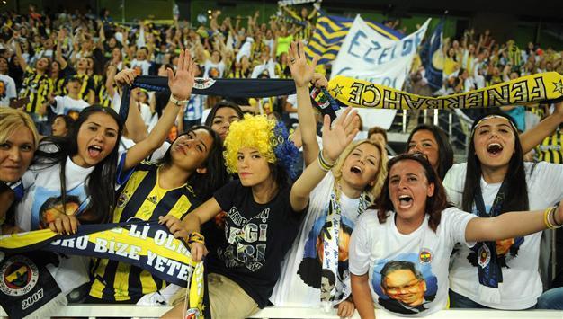 Blatter calls on Iran to allow women into stadiums