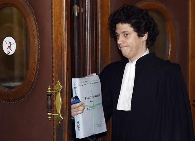 Frenchman on trial for helping girl seeking to join ISIL via Turkey