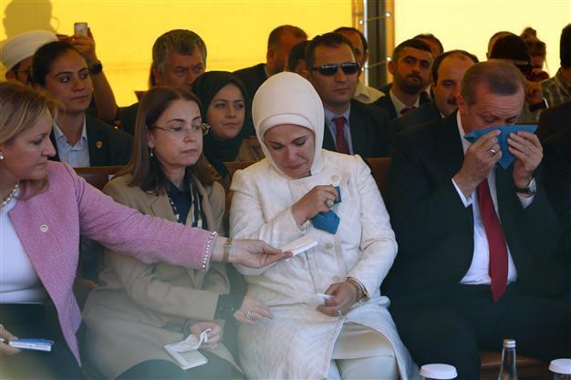 VIDEO: Poetic prayer makes Erdoğan couple shed tears in Albania