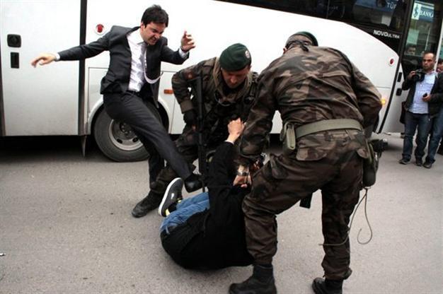 Turkish miner, kicked by Erdoğan’s aide, ordered to pay fine