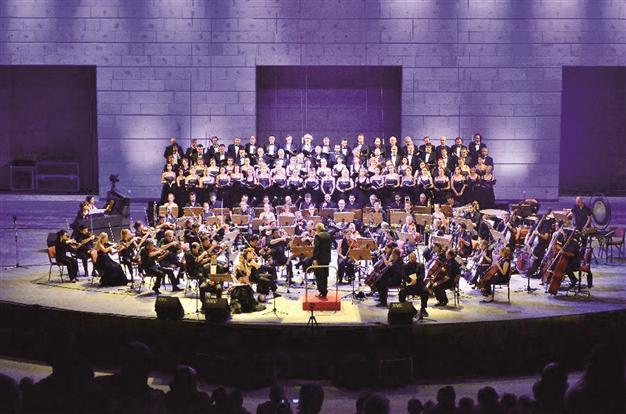 Much-debated Carmina Burana performed uncensored