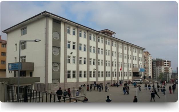 VIDEO: Turkish principal wipes blackboard with student’s head