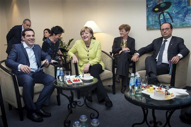 French, German leaders hold talks with Greek PM in Riga